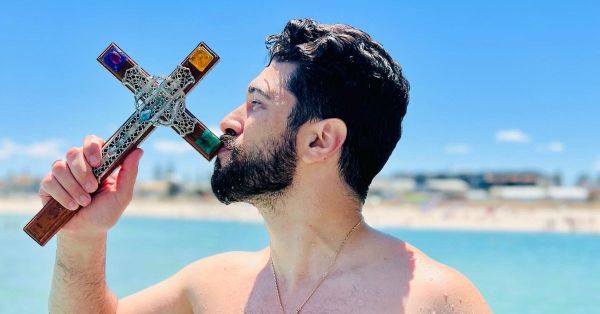 Fotis Likouras at GOCSA's annual Blessing of the Waters ceremony, Henley Beach SA, January 2023. Photo: Argyro Vourdoumpa